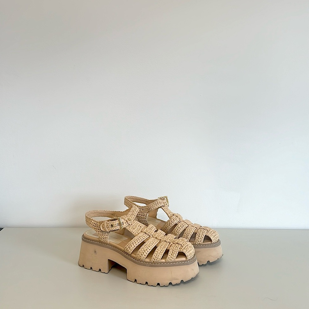 Dolce vita sandal size 8